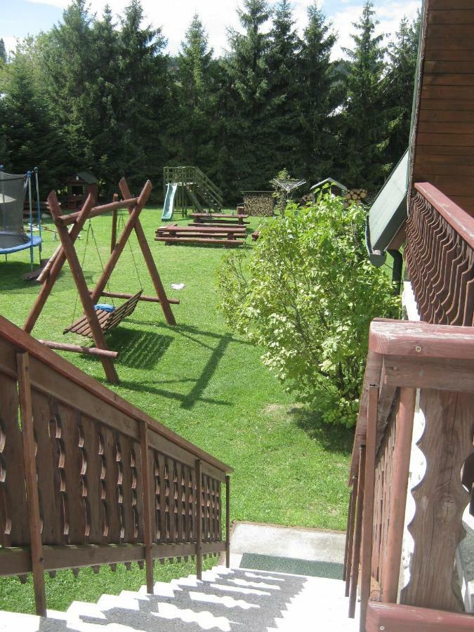 Hacjenda - Apartamenty I Pokoje Goscinne Czarna Gora Exterior photo